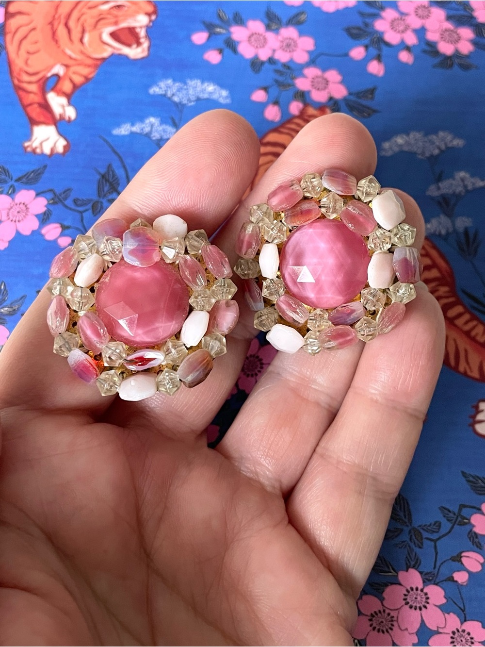 Vintage Western Germany art glass cluster screwback earrings GLOWS